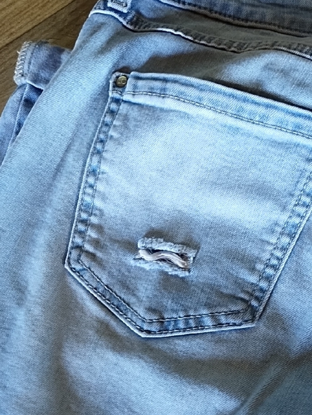 LC Lauren Conrad Light Blue Distressed Jeans - Picture 11 of 14